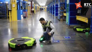 He-thong-robot-agv-amr-cua-amazon.j