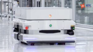 Ung-dung-robot-amr-cho-phenikaa