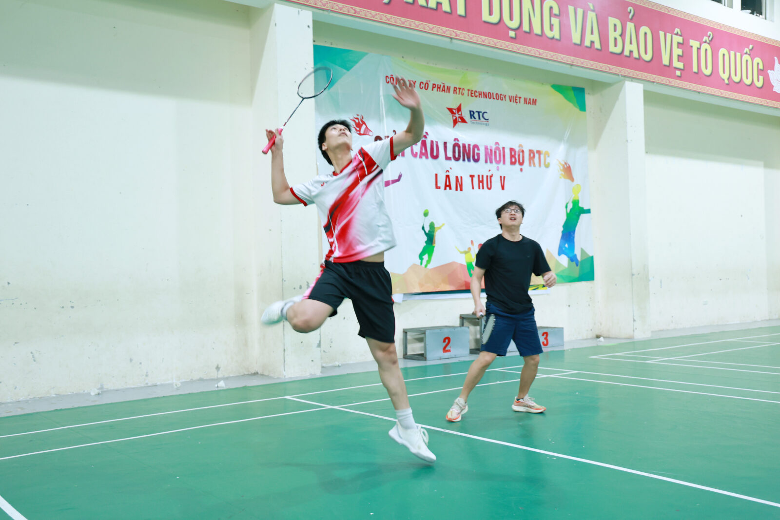 Sân cầu luôn tràn đầy năng lượng với những những cú smash đầy uy lực