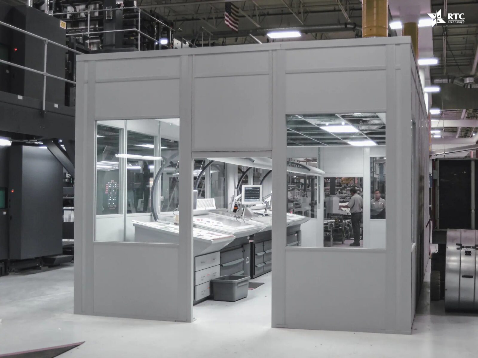 Doanh nghiệp hiện nay ưu tiên sử dụng các cabin lắp ghép ngay trong lòng nhà kho