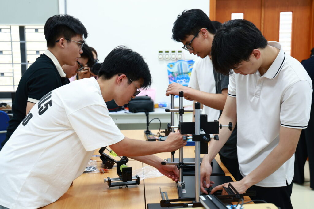 Tạo môi trường học tập gắn liền với thực tiễn sản xuất